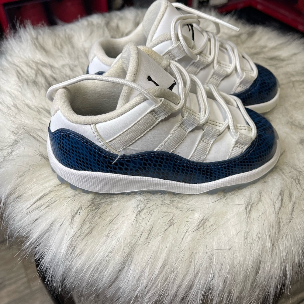 Kids Jordan 11 snake skin